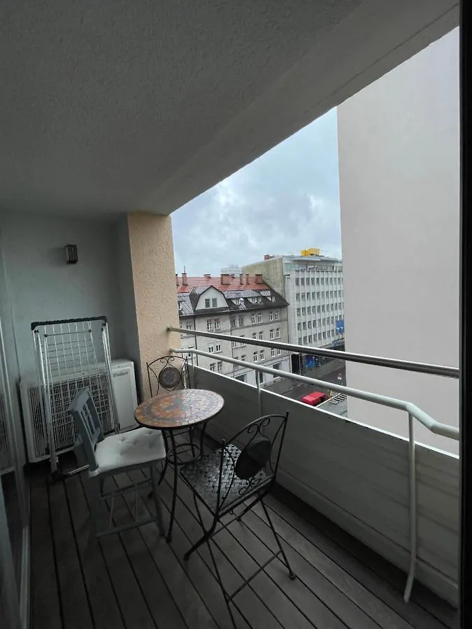 Mr And Mrs Bright 5 Apartment Ljubljana 0*,